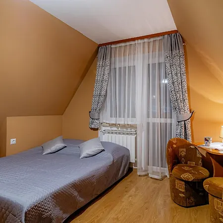 Goscinne U Moniki 3*